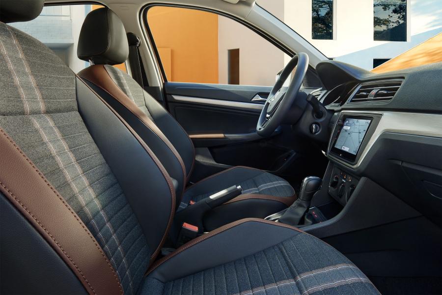Интерьер Volkswagen Lavida Qihang 2019 года  (фото 3 из 3)